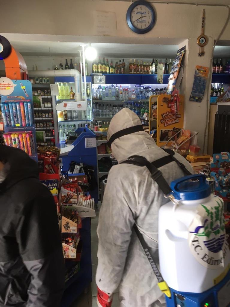 Edirne Valiliğinin de Destekleriyle Lalapaşamızın her yerinde dezenfekte çalışmaları devam etmekte. #evdekallalapaşa <a href="/edirne_valiligi/">Edirne Valiliği</a>