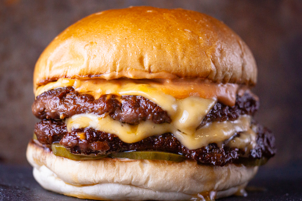 BEER + BURGER STORE tweet media