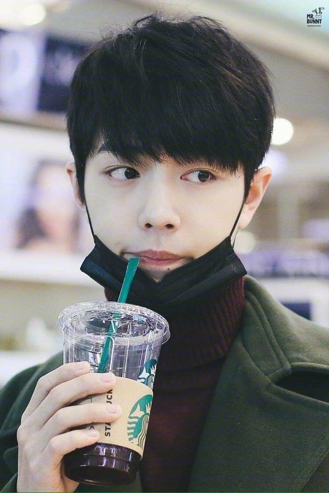 you pick pocket me and all u get is xiao zhan snacking