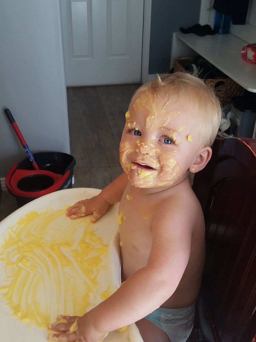 SidekickMama's tweet photo. When banana pudding meets baby.

#messy #wow #messykid #pudding https://t.co/IgX9oLN0jh