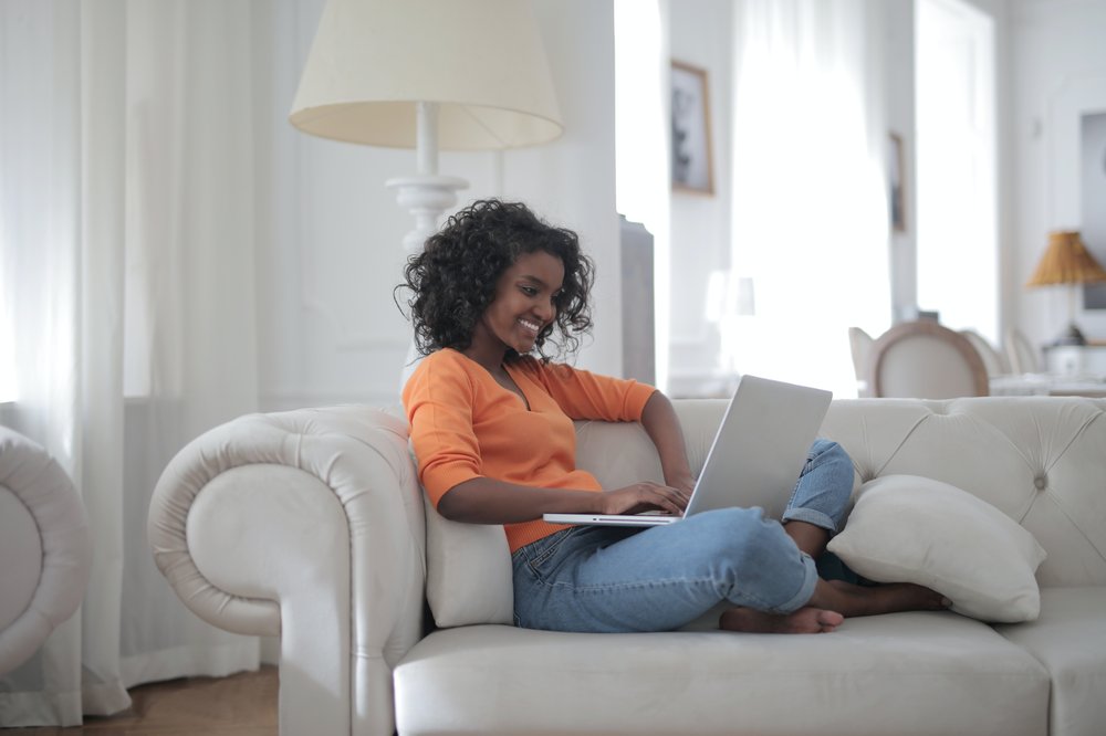 Define_theLine's tweet photo. Keeping #employees engaged in a digital world means it's time to roll up your sleeves and get creative. Here are 7 easy ways you can create #community and connection with your #remotework team, starting today. #remoteworkengagement #EmployeeEngagement
https://t.co/W0ZIOKQVWW https://t.co/vuTFDO0zuV