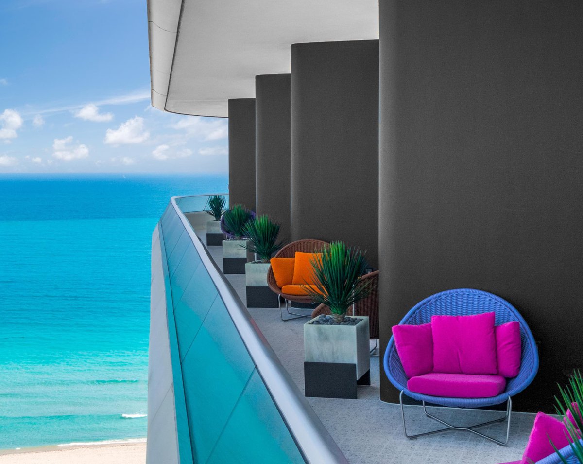 freshproducenow's tweet photo. Peaceful, #colorful vibes from these Miami balconies 🌅

📸: u/tomgreen99200 on #reddit https://t.co/yYi3btQHFC
