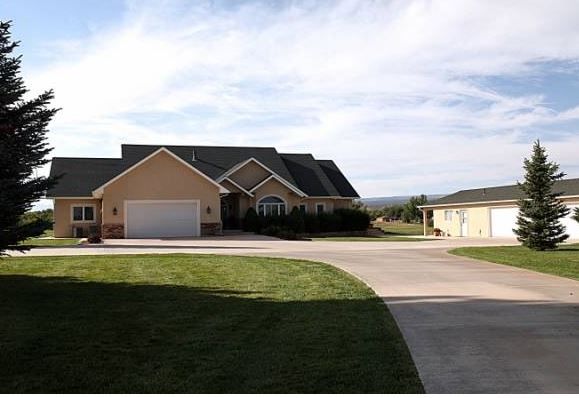 Mountain View Ranch in Montrose, #Colorado - More Info: https://bit.ly/2V0wJb8 This is truly a very “rare” property. This property consists of 40 acres with incredible #views of the #mountains and the valley (these views will never be impeded) there are 2 ponds on the property.