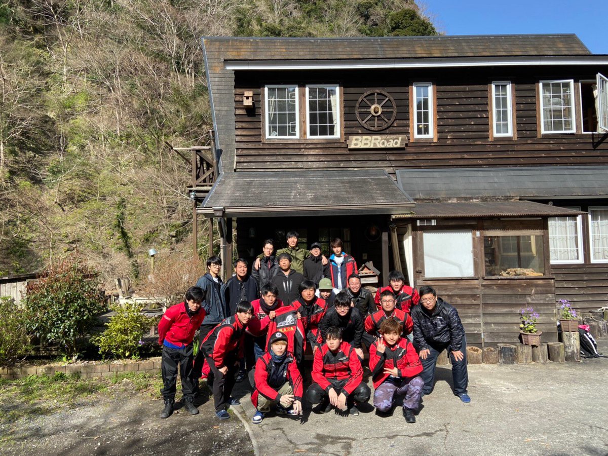 makki0916's tweet photo. 転職市場が壊滅してるんでもうちょっと惰性で生きます。
よろしこ。
新卒は入社式も研修もできずどこで何してんの？自宅待機？ https://t.co/HfOkZcV9PE