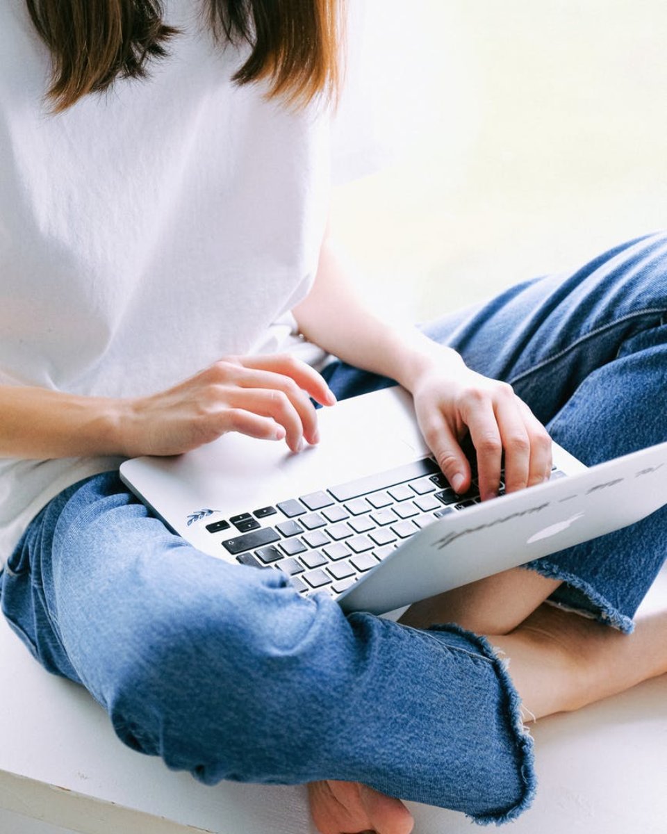 yogasorce's tweet photo. As working from home becomes the new normal, it's important to be mindful about taking care of yourself mentally &amp; physically. Take a 10-minute break every hour to get up, walk around, and stretch a bit. You'll return to your computer rejuvenated and ready to be productive. https://t.co/zacuqHshyp