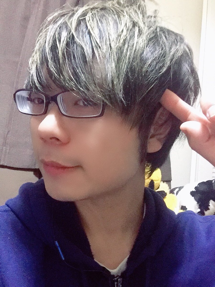 宇敷 浩志 菅生ゼミ休講のお知らせ オンライン飲み会 終了しました なんと全員参加 逆にこわい みんなから元気貰いました それと 恥ずかしいので髪の色を変えて臨みました