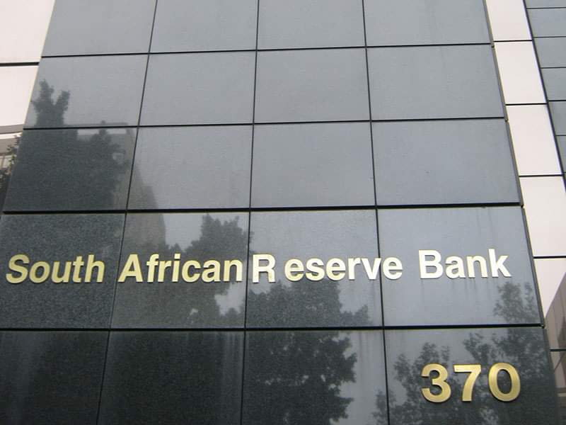 _AfricanSoil's tweet photo. There is a Heist currently taking place at the South African Reserve Bank and many of you are not even aware
#SARBHeist
After they've cleaned out all the money of over half a Trillion they'll be giving to banks; they'll make COVID19 as an excuse https://t.co/73sh2cU9m5
