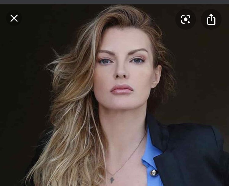 peppe_migliore's tweet photo. La QUEEN tra le concorrenti che non parteciperanno alla finale di questo #gfvip è
LICIA NUNEZ!!! 👸
Congratulazioni 😁
#Patrickvincitore https://t.co/1kjyb48Pd5