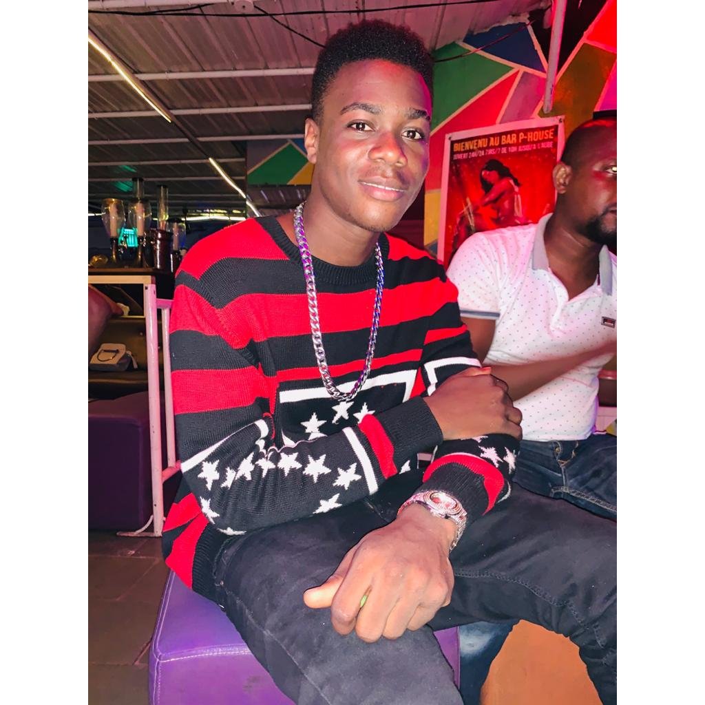 PaulPiment's tweet photo. Piment rouge 🌶️
#givenchyss20 #GoodVibes #Bitcoin #StopCovid #StayHome https://t.co/wbTJHNOnJK