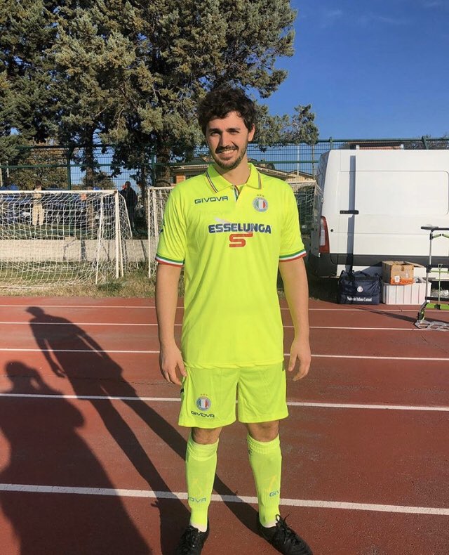 vigentini_FC's tweet photo. La @NazCantanti augura buon compleanno ad Andrea con questi due scatti.
Beh che dire? Ancora auguri @AndreaVigentini 🥳🎉
.
.
@mescalofficial #andreavigentini #BuonCompleanno #Auguri #distantimauniti https://t.co/36EWjTekvz
