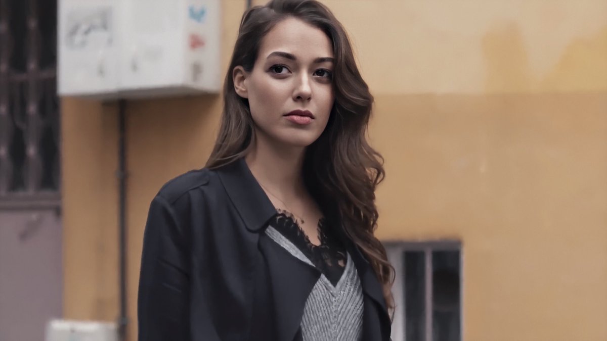 itsdidibitches's tweet photo. can you say iconic #SenaKoçovalı https://t.co/A4SjBh39sS