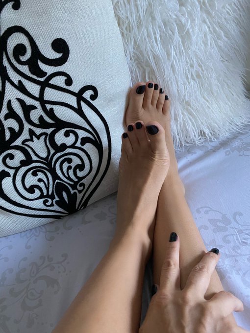 DIY... 3 hours later😥💅🏻 https://t.co/eUYp5WbYhP