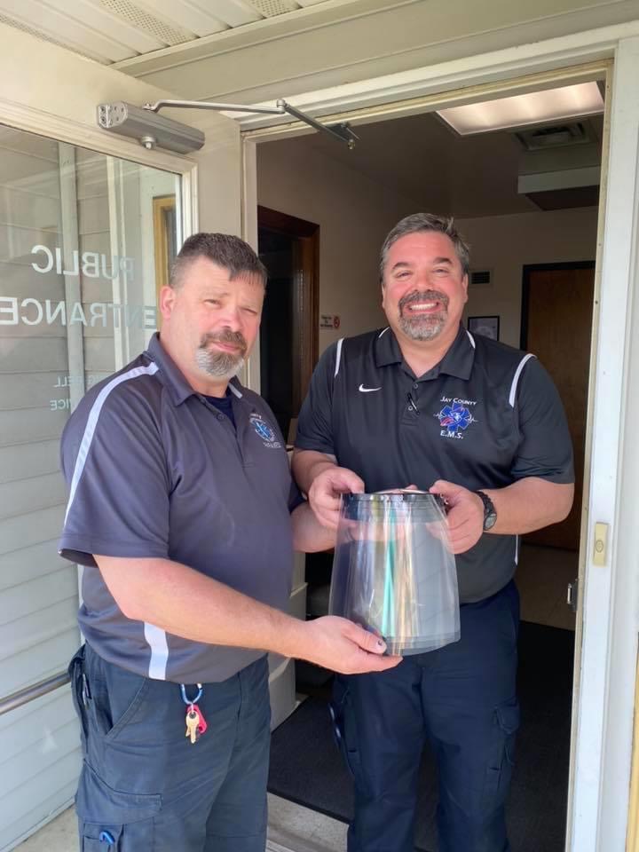 JayRegion's tweet image. Jay County High School Manufacturing classes have partnered with John Jay Center for Learning to build face shields for healthcare workers and first responders. 

Through the partnership, ALL Jay County Fire departments, Jay County EMS, Portland Police, and healthcare providers…