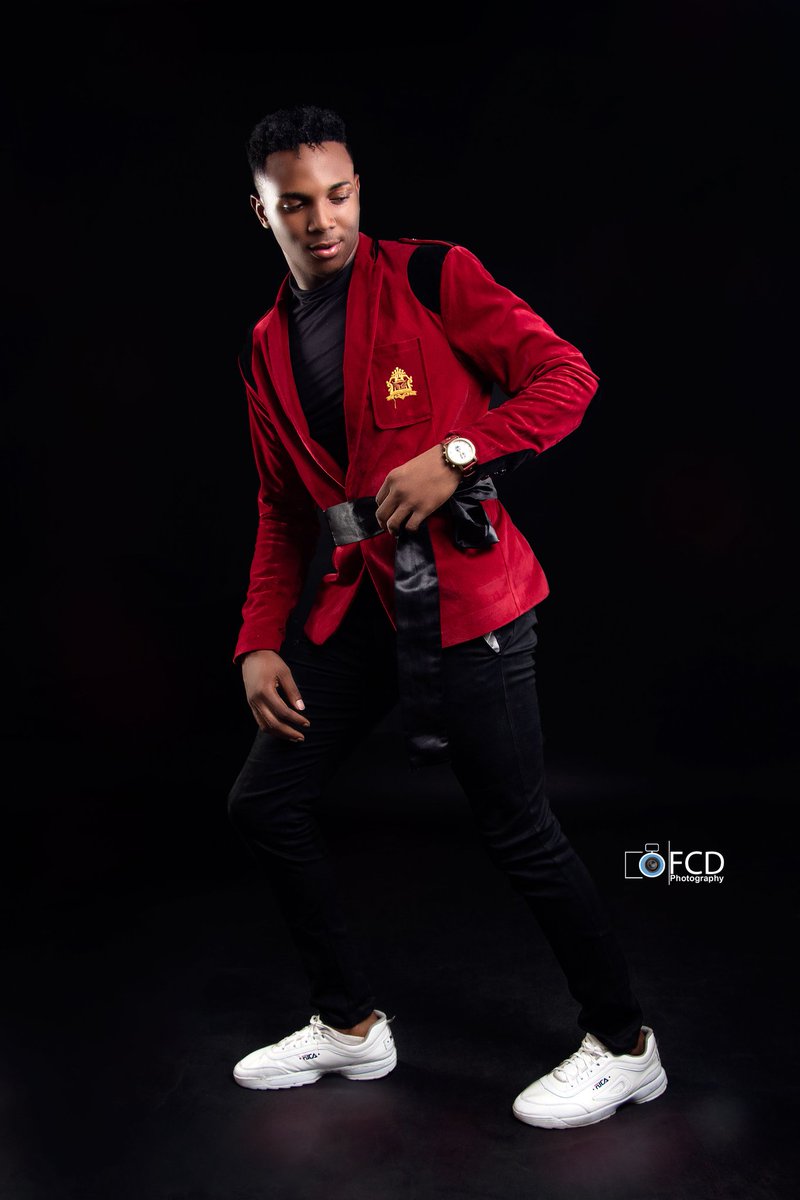 FcdStudios's tweet photo. This model creative shoot is everything 🤩🤩
.
#muse #model #fashionshoot #shotatfcd #creativeshoot #fcdphotos #portharcourt #portharcourttrends https://t.co/jxkmAXg0CR