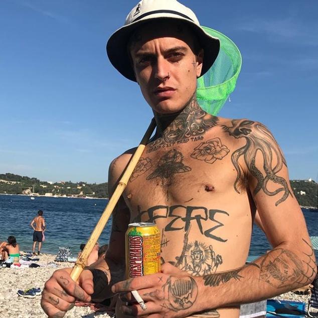 puse tu dinero mental 
en mi portafolio
te enseñé que no debes 
juzgar por envoltorio🌪️