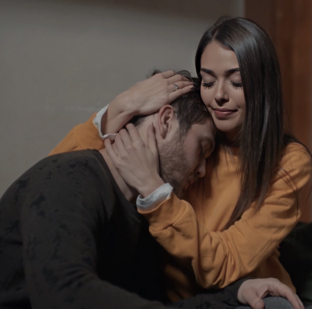 itsdidibitches's tweet photo. she was always putting others first instead of herself #SenaKoçovalı https://t.co/5cd0wYIGJD