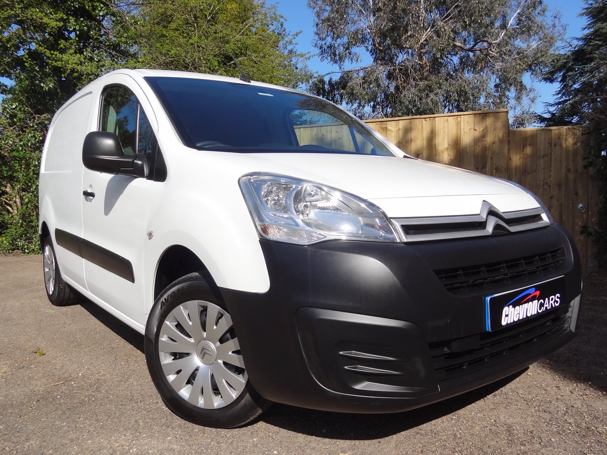 chevroncars's tweet photo. 2016 Citroen Berlingo 1.6 HDI 625 L1 Enterprise. 87,000 miles. FSH. 1 owners. Excellent condition. Full details, multiple photos & a HD video online now at https://t.co/yvLqitaiFp #vanforsale #smallvan #usedvan https://t.co/ExR78oqa9X