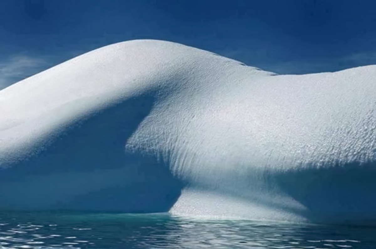 HiddenFancy's tweet photo. Is it me or is this iceberg sexy as fuck? .. https://t.co/sfEBaewOnO