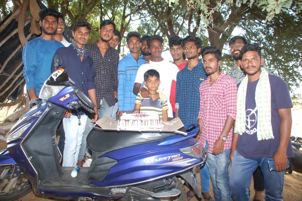 AIAFA_WNP's tweet image. Stylish Star @alluarjun birthday celebrations by #AlluArjunArmy team #AlluArjunArmyWanaparthy 

New Team #Pebbair 👌👌

#Pushpa