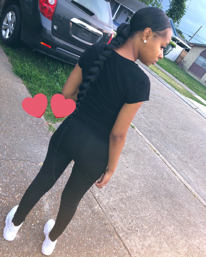 chesarae2's tweet photo. homie where yo head at ? 
 U shouldn’t have said that 🤕🖕🏾 https://t.co/DhLNnUngWJ
