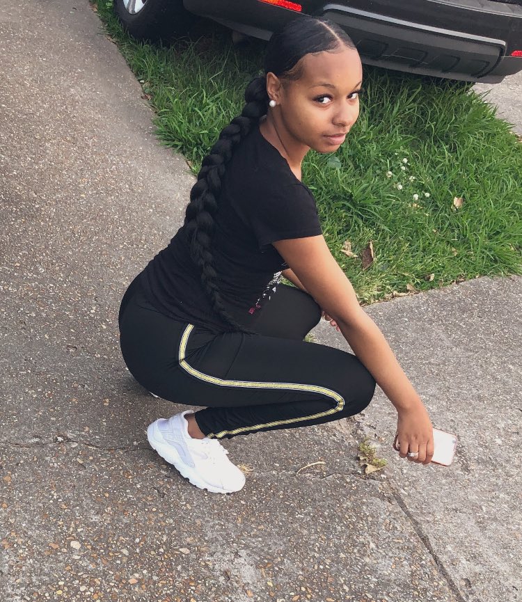 chesarae2's tweet photo. homie where yo head at ? 
 U shouldn’t have said that 🤕🖕🏾 https://t.co/DhLNnUngWJ