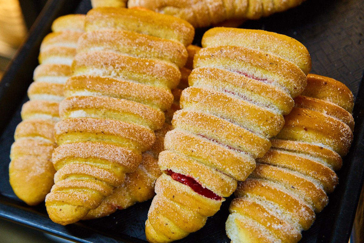 broadwaybakeco's tweet photo. This delicious pastry is a twist on the classic turnover. Can you guess what amazing filling is inside? https://t.co/eFCv65rwaG