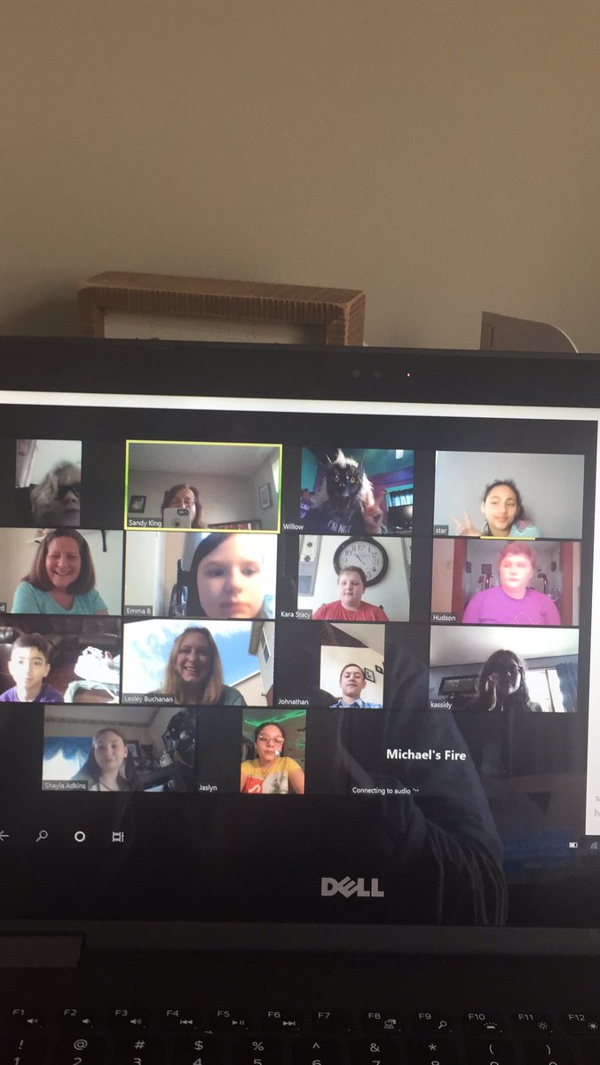 Hanging out with our fifth graders this morning. Miss them so much. #Wildwood_tweet #TeamWild <a href="/Wild_wood5/">WildWood5</a>