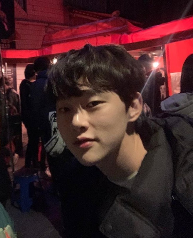 roomy_nn's tweet photo. OMG 너무너무잘생김..... 두살연상의 고양이상 이쁜이와 죽도록붙어먹게생기심....
https://t.co/08bDXGXwlD https://t.co/Iw0jUjtLR1
