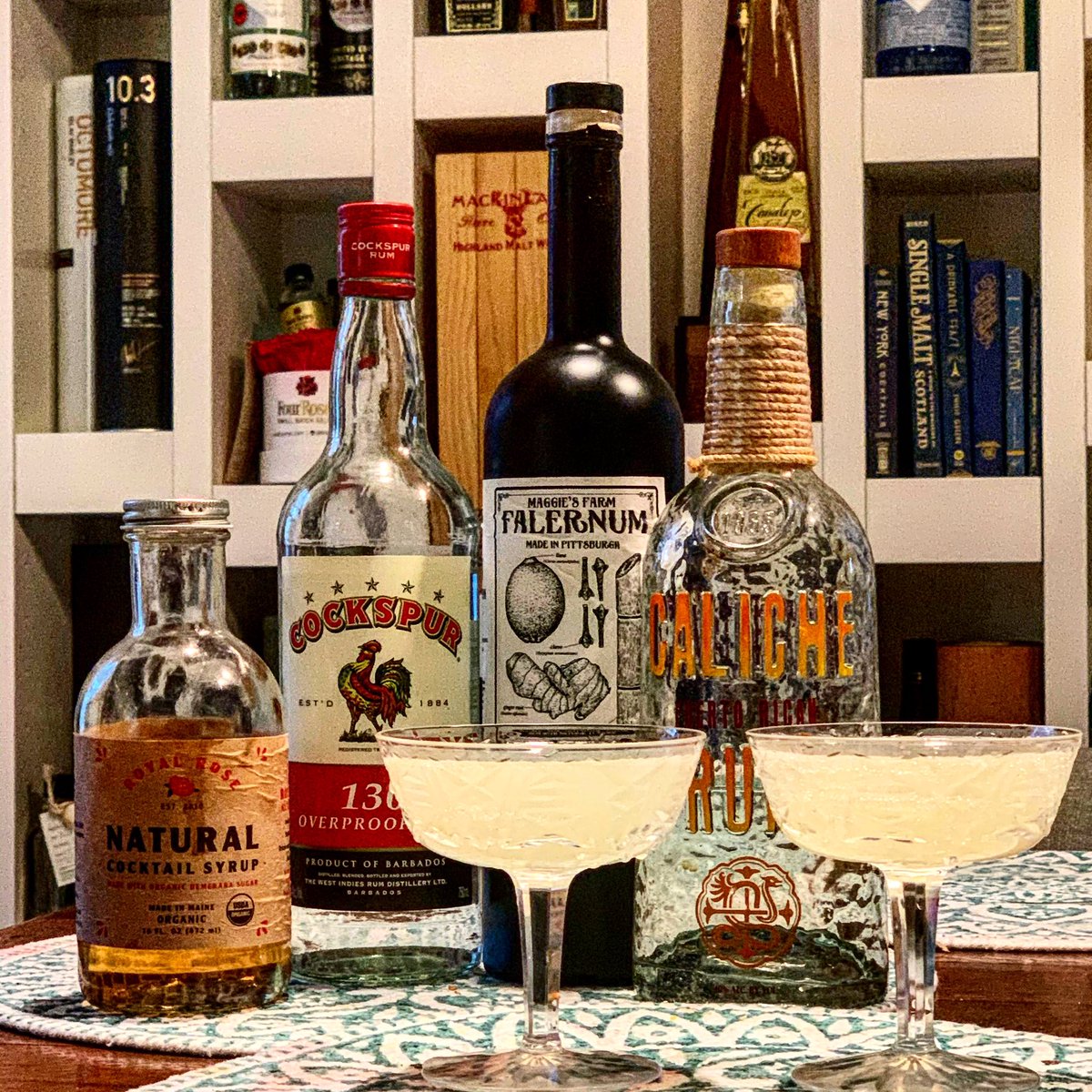 RetroManNYC's tweet photo. Last night’s #daiquiri: #PuertoRican #rum with a splash of #Barbados #overproofrum, and #demerara syrup & #falernum in place of sugar. In a word, hot damn (I know, that’s two words). https://t.co/9LwfOgmqKN