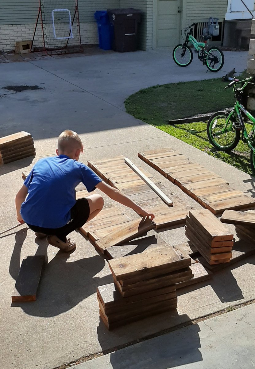 stjosephmcph's tweet image. SJCS Third graders are working on calculating area and perimeter. Eli found some wood pieces in their garage. He is calculating to see if they have enough to build two garden boxes.  #MakingMathReal.