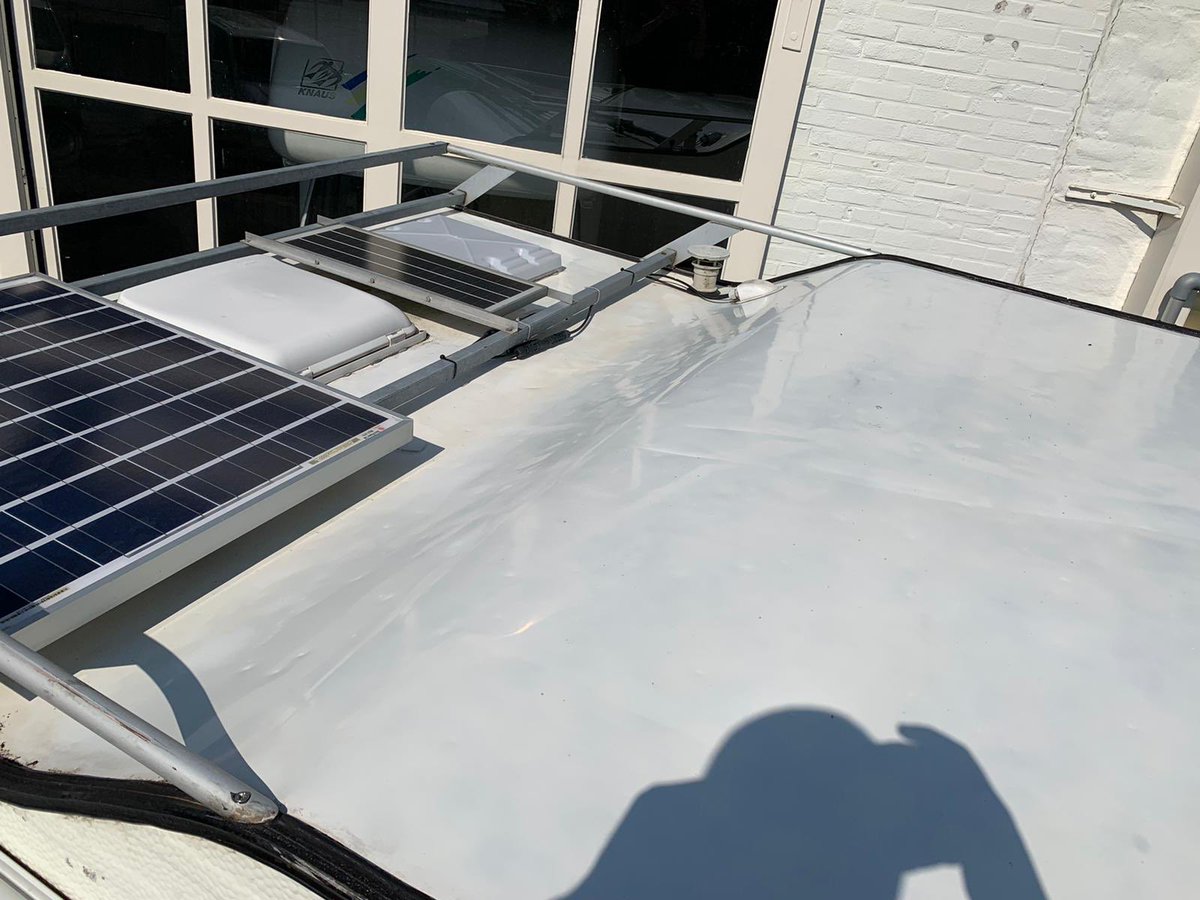 Een eigenaresse, enorm trots op haar oude camper..

Ze heeft hem aan ons toevertrouwd, en hij is zowel technisch als optisch weer helemaal top gemaakt!

🧽 Wilt u uw camper ook weer helemaal klaar hebben voor als het seizoen weer begint? 

✅ Kijk eens op BEDRIJFSBUS.com