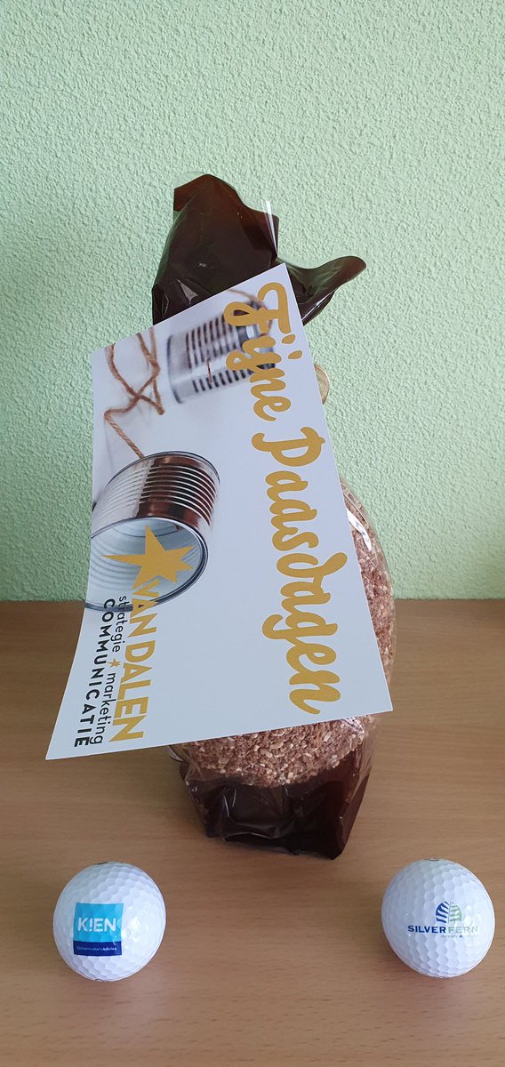 DennisvderVoort's tweet photo. En dan staat @HansvanDalen voor de deur met een bijzonder gewaardeerd geschenk. Omdat #communicatie altijd doorgaat! #ondernemer @KienAdvies #interimmanagement @SilverFernIM https://t.co/fk8BuMCExQ