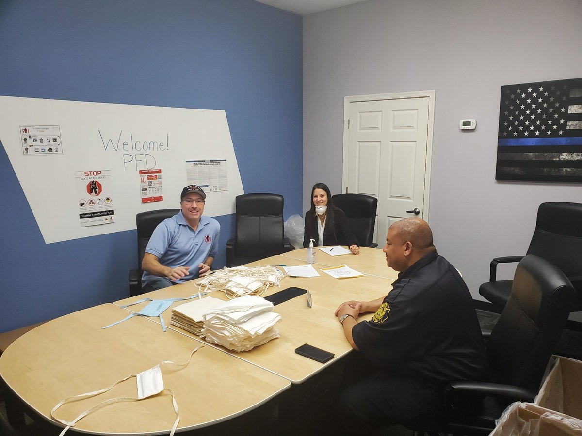 Ex1Pfd's tweet image. Thanking our partners @911safetyequipment for the continued support trying to keep our  city safe with supplying masks. @PhillyFireDept @ThielAdam @PFDCraigMurphy @YatescrystalPFD @PhilaOEM