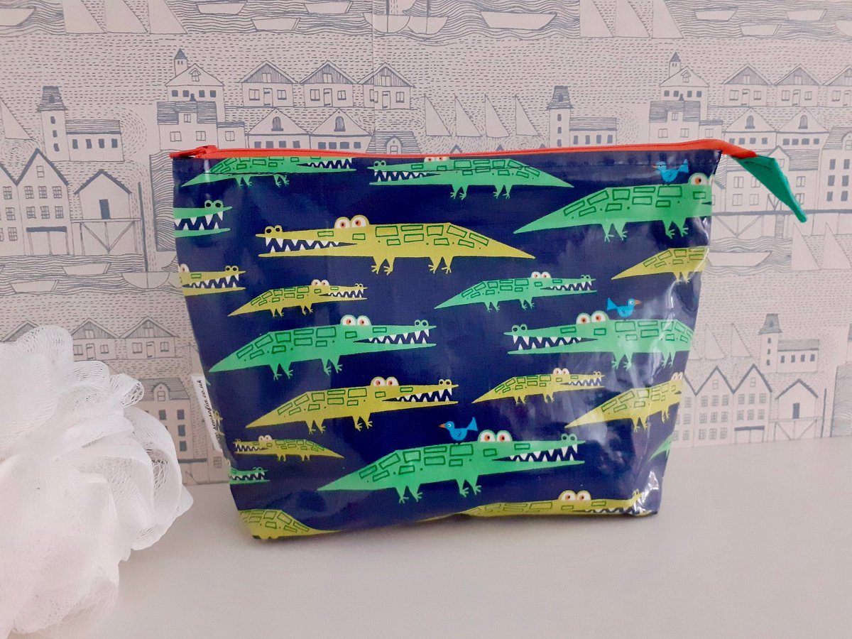 Make them smile with this snappy happy crocodile wash bag, a firm favourite with both boys and girls! I pack these flat to save on postage. Free giftwrap and free UK delivery. #etsyuk #EtsySocial #StandWithSmall #letterboxgift #travelwithkids  etsy.me/39UTpyR