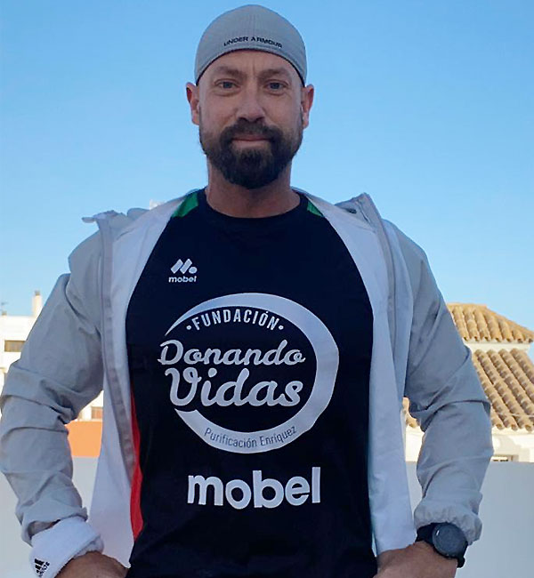 LaJugadaJerez's tweet photo. El corredor roteño Manuel Rizo (@Ito88_ ) ha recaudado 1.500 euros para la asociación "Saber que se puede" realizando una maratón en la azotea de su casa. Hemos hablado con él en @CanalSurRadio. @csurDeportes @canalsur @donandovidas @lagranjugadacsr 
https://t.co/R5DP2KnPdT https://t.co/DHQGYQdQEX