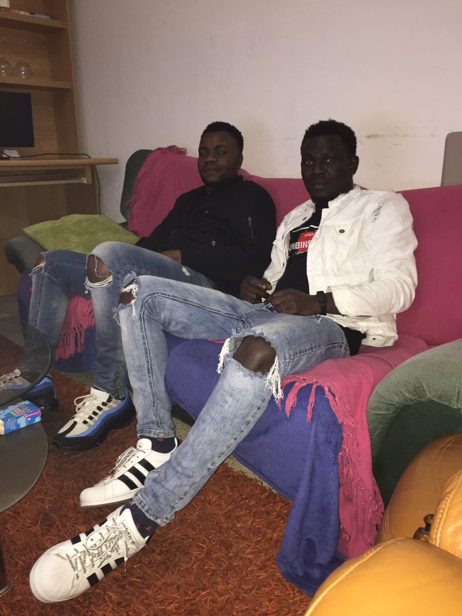wizzy_moni_'s tweet photo. Pull up on all da demons 👿 
#section @tmbnation_music #freedaboiz https://t.co/zjutMkrKhj