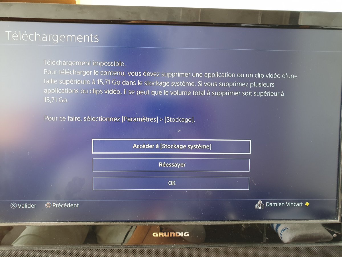 badziz's tweet photo. @PlayStationFR une explication ? J'ai 103 Go de libre. Et vous me demandez de supprimer encore 15 Go pour faire une MAJ de 11 Go. J'ai déjà supprimé des jeux. Ce serait bien que vous soyez efficace sur ce coup là. Plus que vos conseillers téléphoniques en tt cas. Thx. #CODWarzone https://t.co/EMhGykoCrd