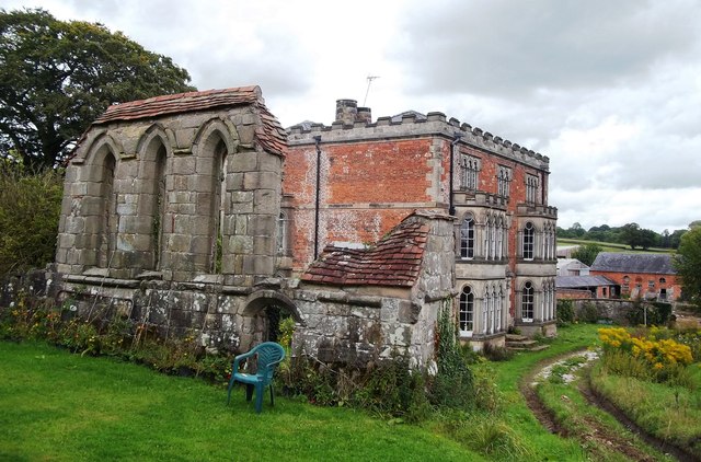 hey this is cool. Yeaveley Preceptory, Stydd Hall, Derbyshire. Shows that Knights Hospitallers could have fancy chapels! Best pic I could find of the N side with internal shafting. Was on heritage at risk register but removed in 2016.