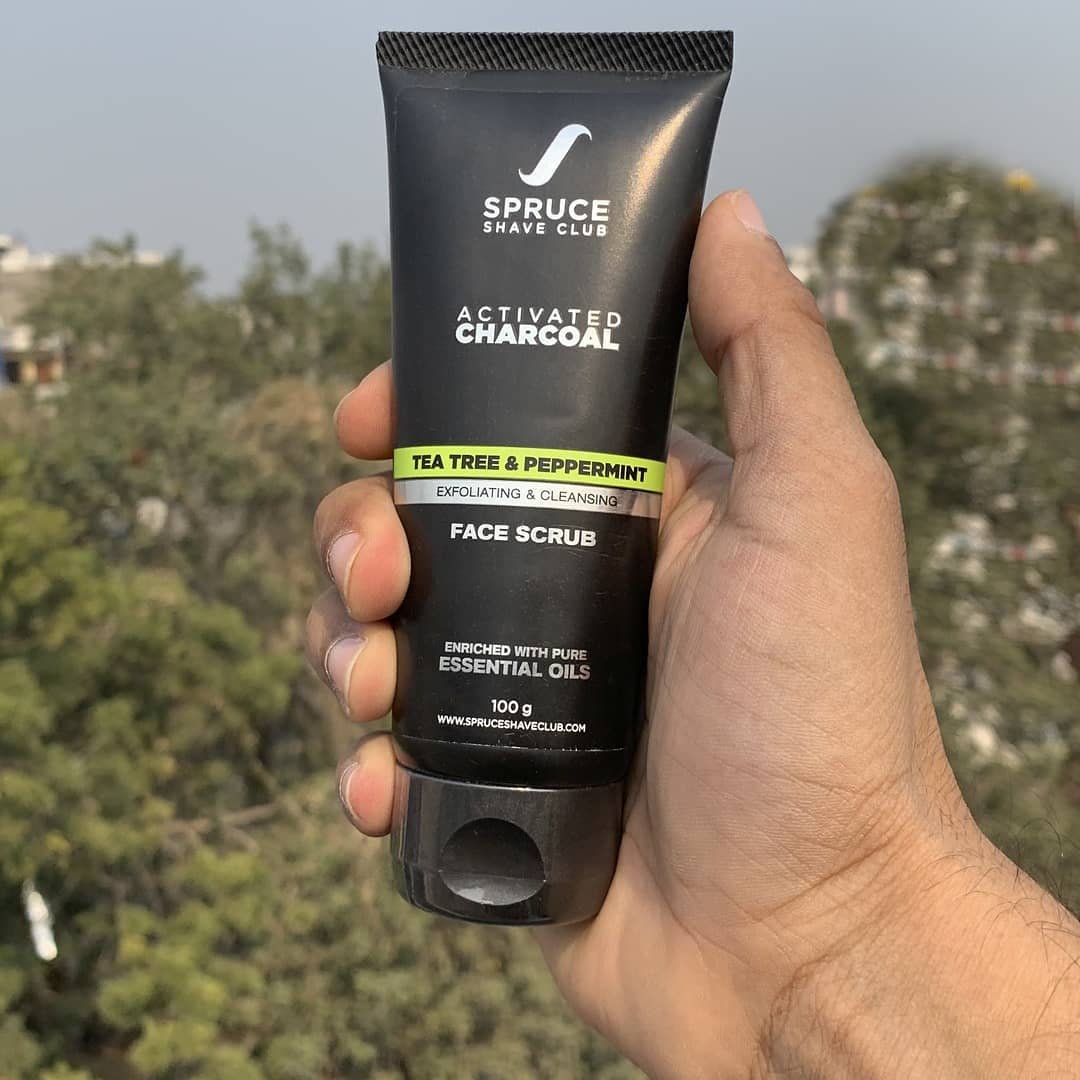 SpruceShaveClub's tweet photo. This activated charcoal face scrub is a deep cleansing mask that refreshes and rejuvenates the skin of your face and makes it feel young and cleansed. https://t.co/FLJuxK18n3