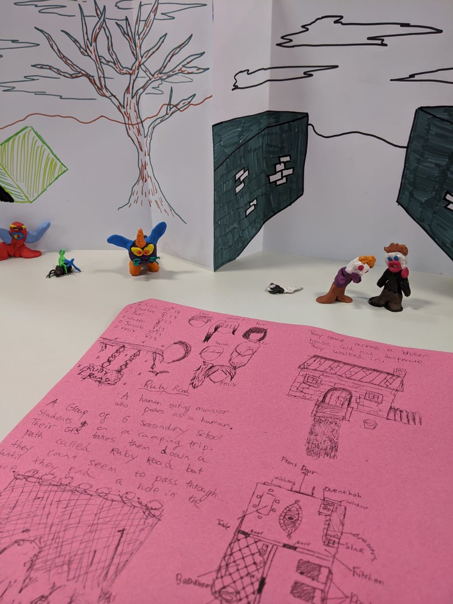 Cleeve_School's tweet photo. Our ‘key worker’ students enjoying stop -motion creative writing and film making today with Mr Beard 👏🏽
#EasterHolidays
#Keyworkers
#TeamCleeve
#keepingmindsactive https://t.co/qgAVAliGVj
