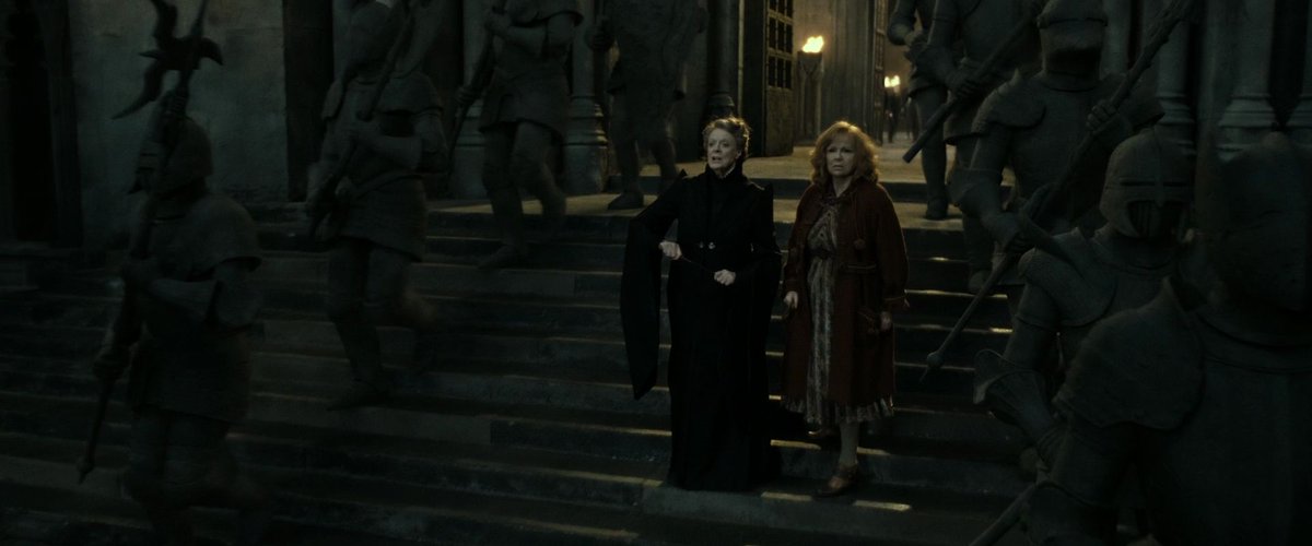 PotterheadPosts's tweet photo. "Hogwarts is threatened! Man the boundaries and protect us! Do your duty to our school!" https://t.co/aAutEHTmBI