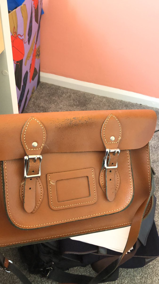 dshaw06's tweet photo. @leathersatchel can you help with this cracking please my wife wanted this to last for ever https://t.co/OxoaSVcqdh