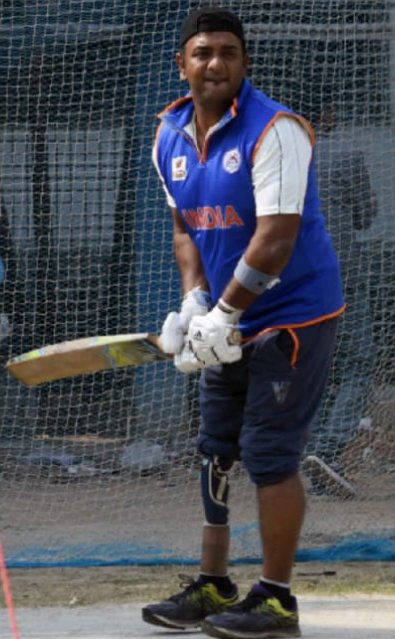TeamCAPCB's tweet photo. Together We Can !
#PhysicallyChallengedCricketTeamIndia Captain and first #BladeCricketer, @JoarderSuvro makes a humble contribution of Rs 10000 to the West Bengal State Emergency Relief Fund through #CricketAssociationforPhysicallyChallengedBengal #CAPCB
#COVID ๐ https://t.co/HZpE6f6jTJ