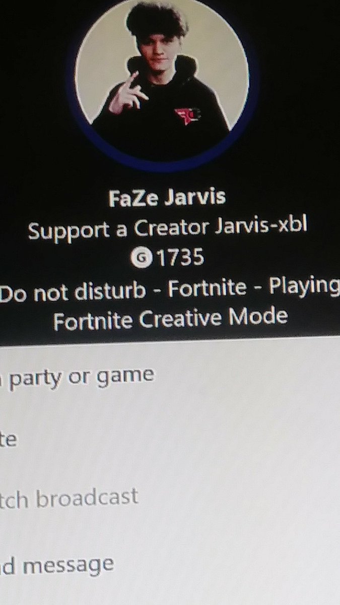 Emmanuellegen2's tweet photo. How can he still play fortnite
????? @FaZeClan @liljarviss @FortniteGame https://t.co/NflI77oW8r