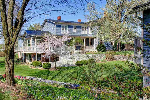 You're going to fall in love!  3155 Harpine Highway, Rockingham, VA has just been listed for sale!  Learn more: funkhousergroup.com/listing/602399… 
Listed by:  Debra Showalter
#rockinghamcounty #vintage #RealEstate #shenandoahvalley