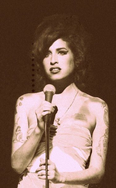 louis tomlinson as amy winehouse; a thread
