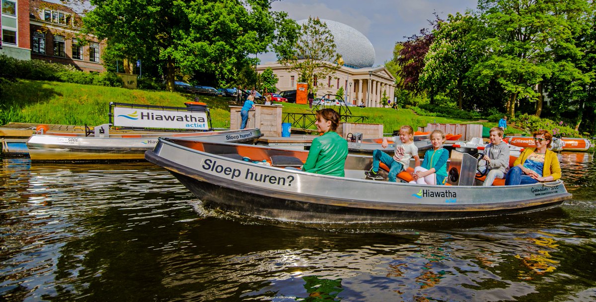 Pasen gesloten. Het advies van de overheid is om met Pasen zoveel mogelijk thuis te blijven. Hoewel wij onder restricties weer bootjes mogen verhuren vinden wij het nu nog te vroeg komend weekend al mensen te bewegen om met ons het water op te gaan. Gezondheid gaat boven alles!