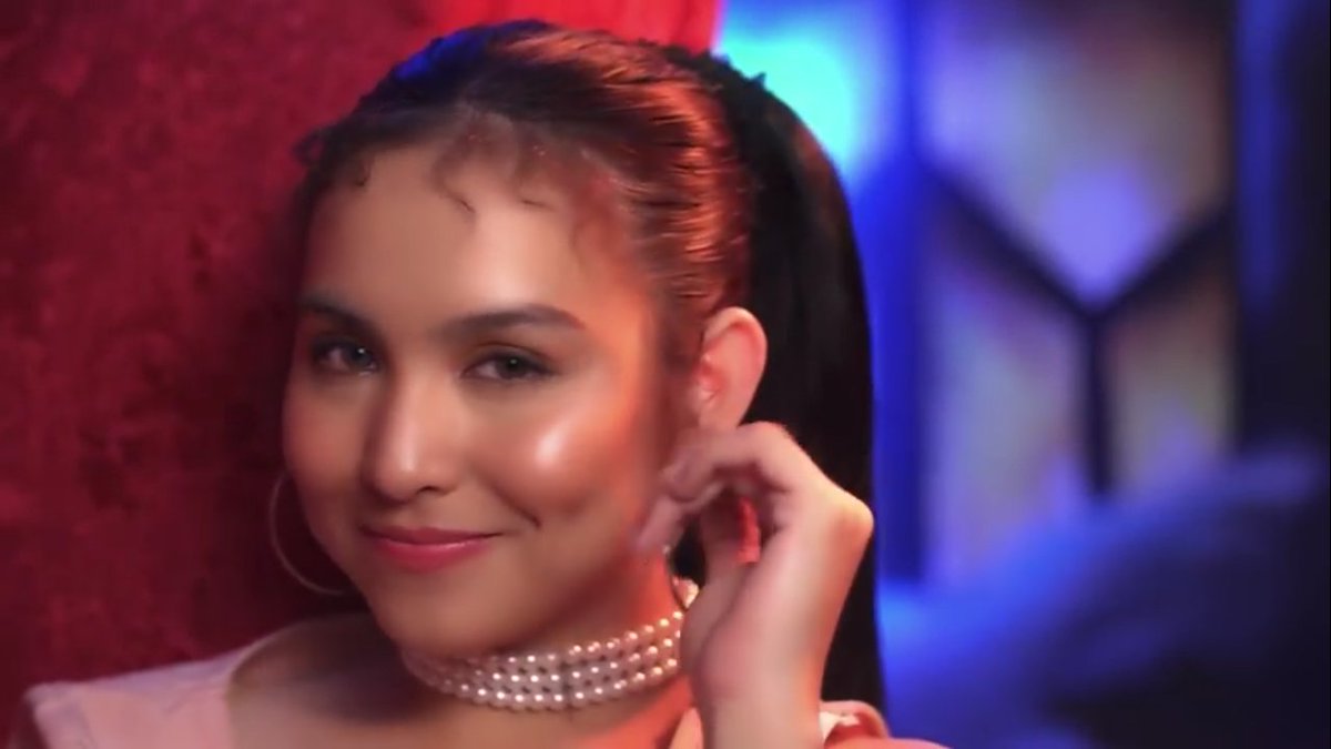 2004Sheena_'s tweet photo. Naol cute kilala nyo ba to?

@2002kyline 
STREAM IsaDalawaTatloMV
#123KylineMV https://t.co/jK8ihK64vb