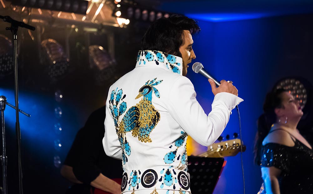See the best tributes at the #Torqauy Tribute Weekend!  We've got #Elvis, Neil Diamond and the Welsh Tiger, Tom Jones at the Rivieria.  

bit.ly/2XfVMto