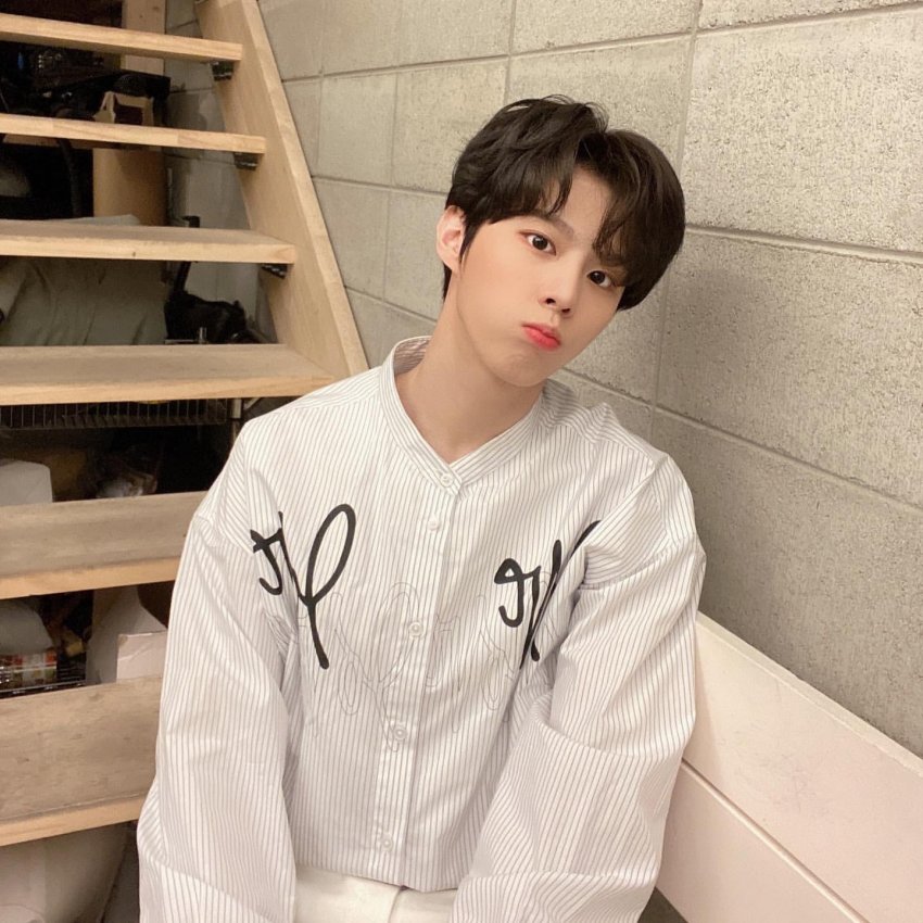KWSgall's tweet photo. ❣트위터 연검 정화 타임❣

소중한 우석이에게 예쁜 말만 전해질 수 있도록 함께해주세요!

✔RT
✔복붙 후 답글

김우석 클리오 
김우석 화보
김우석 이현진
김우석 웹드라마
김우석 트웬티트웬티
김우석 gif
김우석 인스타
김우석 트위터
김우석 WWW
김우석 자작곡
김우석 비주얼
김우석 사랑해 https://t.co/K51dyahGwi